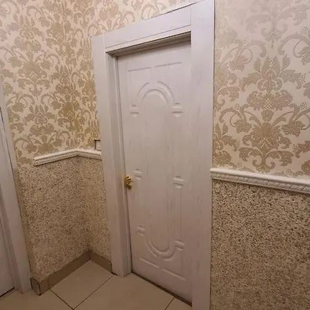 Entire Floor Based In Centre * דבלין