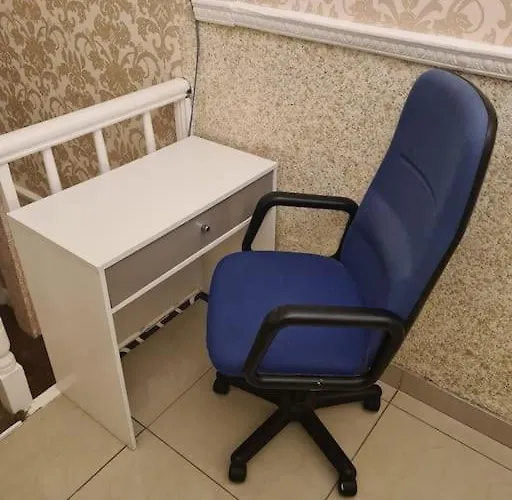 Entire Floor Based In Centre